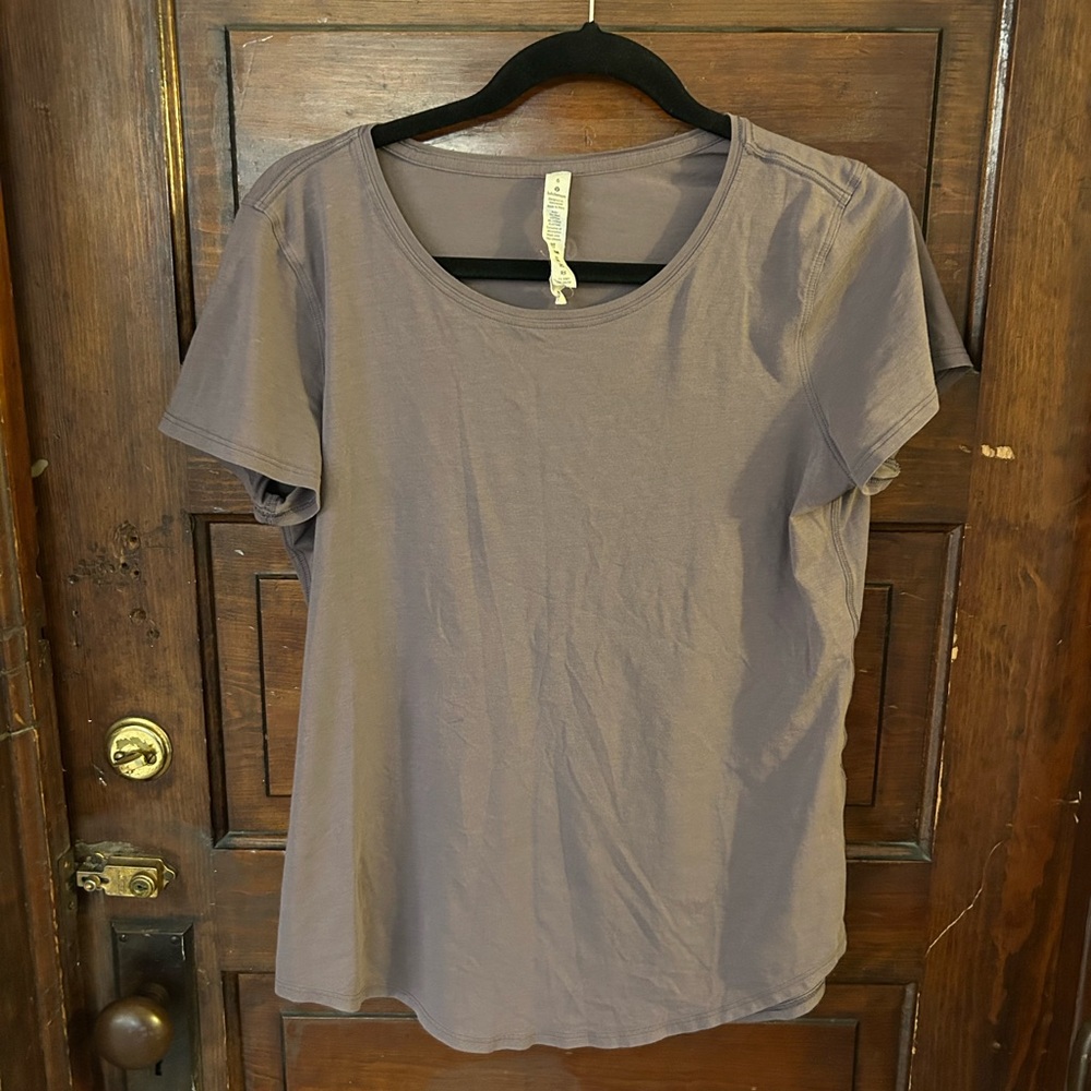 Lululemon tee - size 6